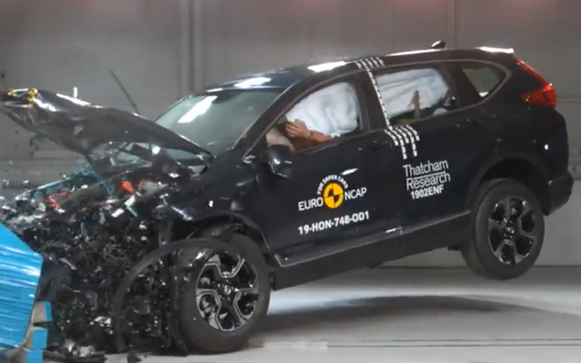 本田CR-V参加碰撞测试，家用车安全性必须有