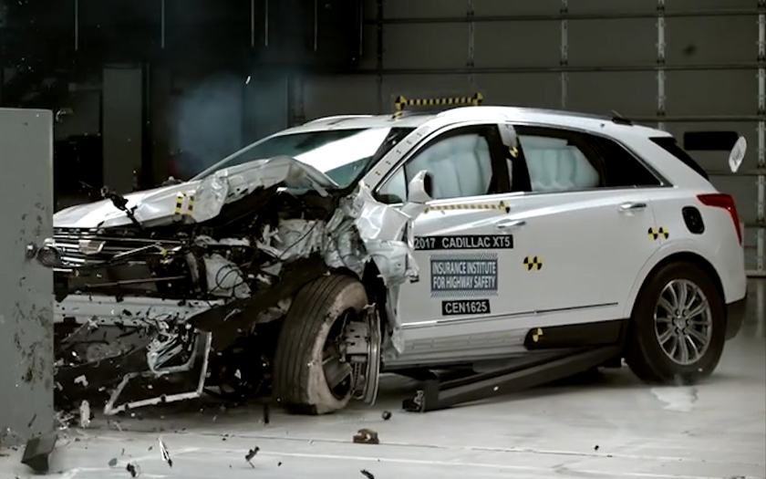 宝马X3和凯迪拉克XT5碰撞对比，豪华SUV如何选？