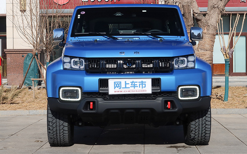 北京越野BJ40刀锋英雄版动力篇，提供2.0T柴油、2.3T汽油发动机