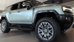 悍马全新SUV到店实拍！搭可拆卸顶棚配贯穿式头灯