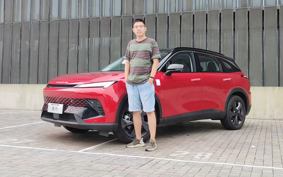 试驾体验北京魔方 15万最适合年轻的人潮流SUV?